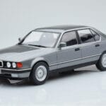 BMW Série 7 E32 740i Prata MCG 1:18