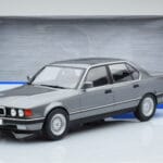 BMW Série 7 E32 740i Prata MCG 1:18