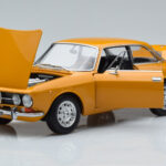 Alfa Romeo 1750 GTV Amarelo Norev 1:18 - image 2 of 7