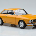 Alfa Romeo 1750 GTV Amarelo Norev 1:18 - image 5 of 7