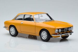 Alfa Romeo 1750 GTV Amarelo Norev 1:18 187910 Metal - imagem 5 de 7
