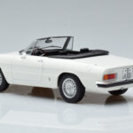 Alfa Romeo 2000 Spider Branco Norev 1:18 - image 6 of 7