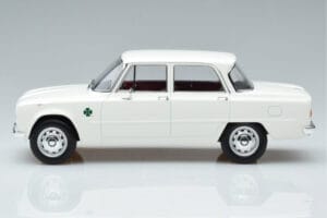Alfa Romeo Giulia Ti Super Norev 1:18 187970 Metal - imagem 3 de 6