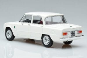 Alfa Romeo Giulia Ti Super Norev 1:18 187970 Metal - imagem 5 de 6