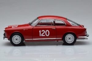 Alfa Romeo Giulietta SV #120 Mille Miglia 1956 Kyosho 1:18 08957A Metal - imagem 4 de 9