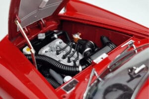 Alfa Romeo Giulietta SV #24 Targa Florio 1958 Kyosho 1:18 08957B Metal - imagem 8 de 9