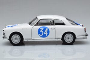 Alfa Romeo Giulietta SV #34 Targa Florio 1960 Kyosho 1:18 08957C Metal - imagem 4 de 9