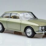 Alfa Romeo GTV 2000 Verde Edição Limitada Norev 1:18 187913 Metal - image 5 of 7