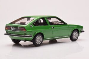 Alfa Romeo Alfasud Sprint Verde Otto 1:18 OT1043 Resina - imagem 2 de 6