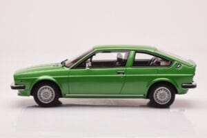 Alfa Romeo Alfasud Sprint Verde Otto 1:18 OT1043 Resina - imagem 3 de 6