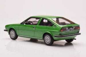 Alfa Romeo Alfasud Sprint Verde Otto 1:18 OT1043 Resina - imagem 5 de 6
