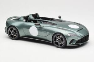 Aston Martin V12 Speedster Verde Metallic GT Spirit 1:18 GT906 Resina - imagem 4 de 6