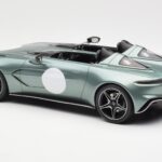 Aston Martin V12 Speedster Verde Metallic GT Spirit 1:18 GT906 - image 5 of 6
