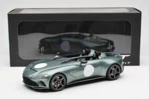 Aston Martin V12 Speedster Verde Metallic GT Spirit 1:18 GT906 Resina - imagem 6 de 6