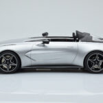 Aston Martin V12 Speedster Prata GT Spirit 1:18 - image 3 of 6