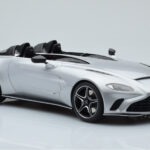 Aston Martin V12 Speedster Prata GT Spirit 1:18 - image 4 of 6