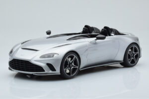 Aston Martin V12 Speedster Prata GT Spirit 1:18