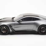Aston Martin V12 Vantage Magnetic Prata GT Spirit 1:18 GT443 - image 3 of 6