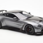 Aston Martin V12 Vantage Magnetic Prata GT Spirit 1:18 GT443 - image 4 of 6