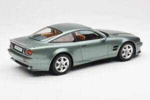 Aston Martin V8 Vantage Verde GT Spirit 1:18 GT345 Resina - imagem 2 de 6
