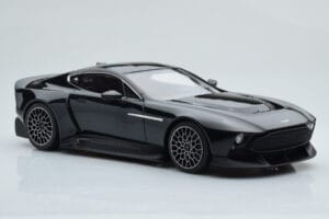 Aston Martin Victor Preto GT Spirit 1:18 GT428 Resina - imagem 4 de 6