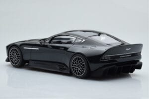 Aston Martin Victor Preto GT Spirit 1:18 GT428 Resina - imagem 5 de 6