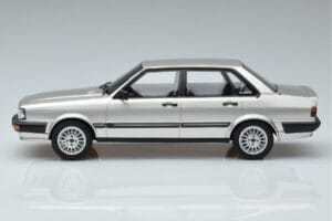 Audi 80 B2 Quattro Otto 1:18 OT940 Resina - imagem 3 de 6
