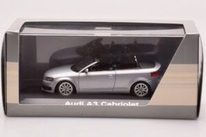 Audi A3 8P Cabriolet Prata Minichamps 1:43 5010803323 Metal - imagem 4 de 4