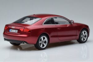 Audi A5 B8 Vermelho Granada Norev 1:18 188352 Metal - imagem 3 de 7