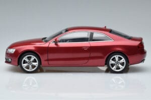 Audi A5 B8 Vermelho Granada Norev 1:18 188352 Metal - imagem 4 de 7
