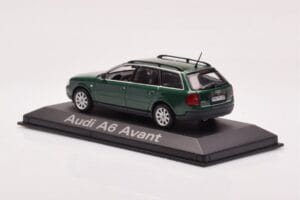 Audi A6 C5 Avant Verde Minichamps 1:43 5010106213 Metal - imagem 3 de 4