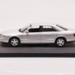 Audi A8 D2 Prata Faixa Verde Minichamps 1:43