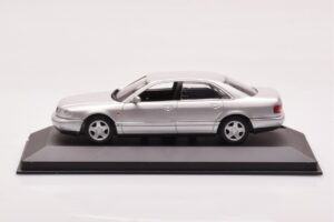 Audi A8 D2 Prateado Minichamps 1:43 433013006