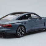 Audi E-Tron GT Cinzento GT Spirit 1:18 - image 2 of 6