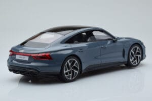 Audi E-Tron GT Cinzento GT Spirit 1:18 GT393 Resina - imagem 2 de 6