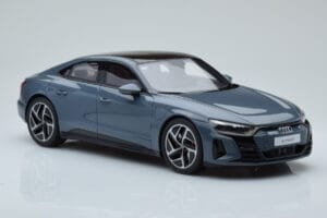 Audi E-Tron GT Cinzento GT Spirit 1:18 GT393 Resina - imagem 4 de 6