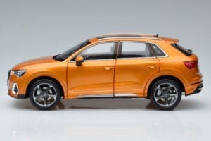 Audi Q3 F3 Laranja FAW 1:18 05730Q32019 Metal - imagem 4 de 7