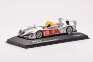 Audi R10 TDI LMP1 #7 R. Capello / T. Kristensen / A. McNish 24 Hours of Le Mans 2006 Minichamps 1:43 400061607 Metal - imagem 2 de 4