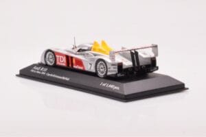 Audi R10 TDI LMP1 #7 R. Capello / T. Kristensen / A. McNish 24 Hours of Le Mans 2006 Minichamps 1:43 400061607 Metal - imagem 3 de 4