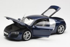 Audi R8 4.2 FSI V8 Azul Kyosho 1:18 09213BL Metal - imagem 2 de 8