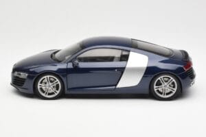 Audi R8 4.2 FSI V8 Azul Kyosho 1:18 09213BL Metal - imagem 4 de 8