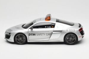 Audi R8 5.2 DTM Safety Car 2010 Kyosho 1:18 09216DTM Metal - imagem 4 de 8