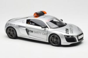 Audi R8 5.2 DTM Safety Car 2010 Kyosho 1:18 09216DTM Metal - imagem 6 de 8