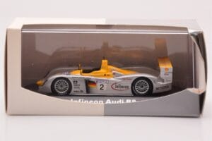 Audi R8 Infineon #2 Winner ALMS Petit Le Mans 2002 Minichamps 1:43 400021382 Metal - imagem 4 de 4