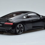 Audi R8 Performance Preto Kengfai 1:18 - image 3 of 10