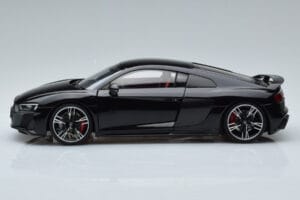 Audi R8 Performance Preto Kengfai 1:18 VAKF-0353 Metal - imagem 5 de 10
