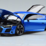 Audi R8 Performance Azul Kengfai 1:18 - image 2 of 10