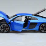 Audi R8 Performance Azul Kengfai 1:18 - image 4 of 10