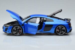 Audi R8 Performance Azul Kengfai 1:18 VAKF-0355 Metal - imagem 4 de 10