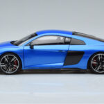 Audi R8 Performance Azul Kengfai 1:18 - image 5 of 10